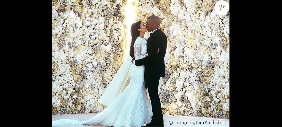 Kim Kardashian et Kanye West lors de leur mariage à Florence