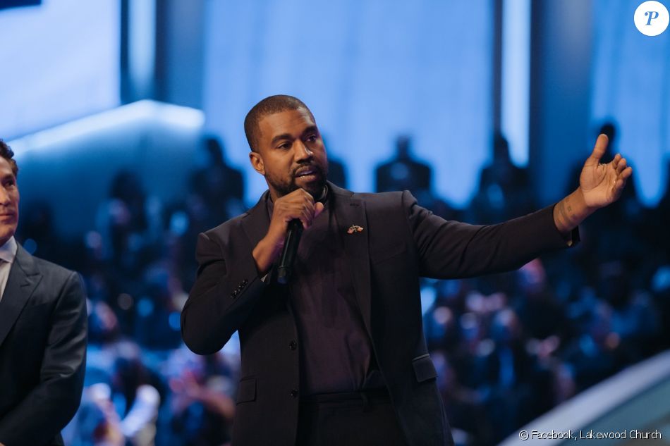 Kanye West réalise un nouveau "Sunday Service" à l'église Lakewood Church à Houston. Le 17 novembre 2019.
