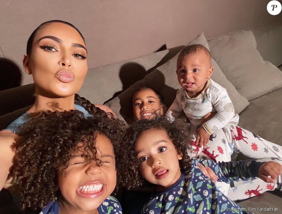 Kim Kardashian et ses quatre enfants North, Saint, Chicago et Psalm. Mai 2020.
