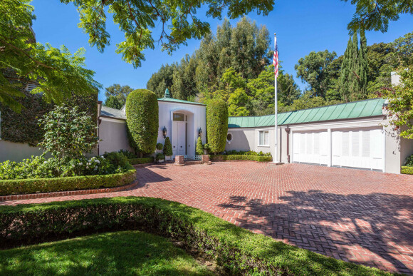 Lily Collins a vendu sa maison de Beverly Hills pour 13,5 millions de dollars