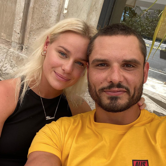 Florent Manaudou et sa petite-amie Pernille Blume à Paris.