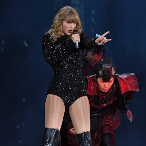 Taylor Swift en concert lors de sa tournée 'Reputation Tour' au Hard Rock Stadium à Miami Gardens en Floride, le 19 aout 2018.
