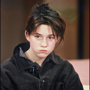 Archives - Charlotte Gainsbourg sur le plateau d'Antenne 2. 1985.