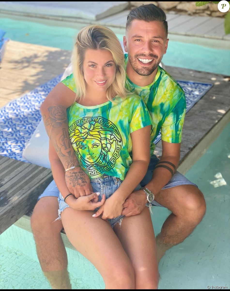 Carla Moreau est accusée d'avoir fait de la sorcellerie à ses camarades des "Marseillais", notamment sa meilleure amie Maeva Ghennam. Son amoureux Kevin Guedj s'exprime.