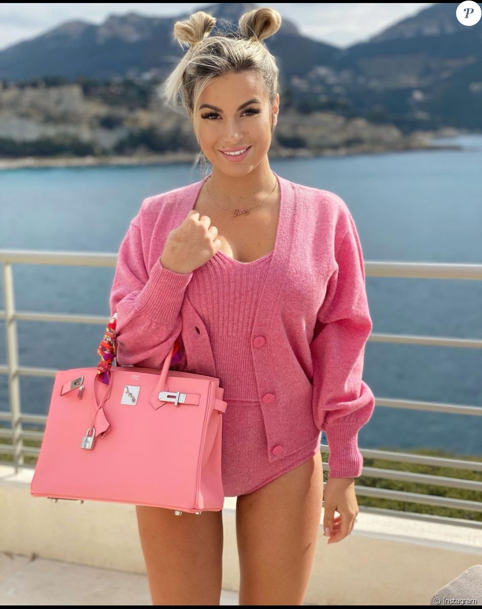 Carla Moreau est accusée d'avoir fait de la sorcellerie à ses camarades des "Marseillais", notamment sa meilleure amie Maeva Ghennam. Son amoureux Kevin Guedj s'exprime.