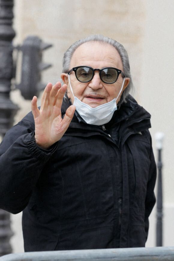 Jean-Pierre Kalfon - Sorties de la messe hommage à Rémy Julienne en l'église Saint-Roch à Paris le 5 mars 2021.