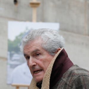 Claude Lelouch - Arrivées à la messe hommage à Rémy Julienne en l'église Saint-Roch à Paris le 5 mars 2021.