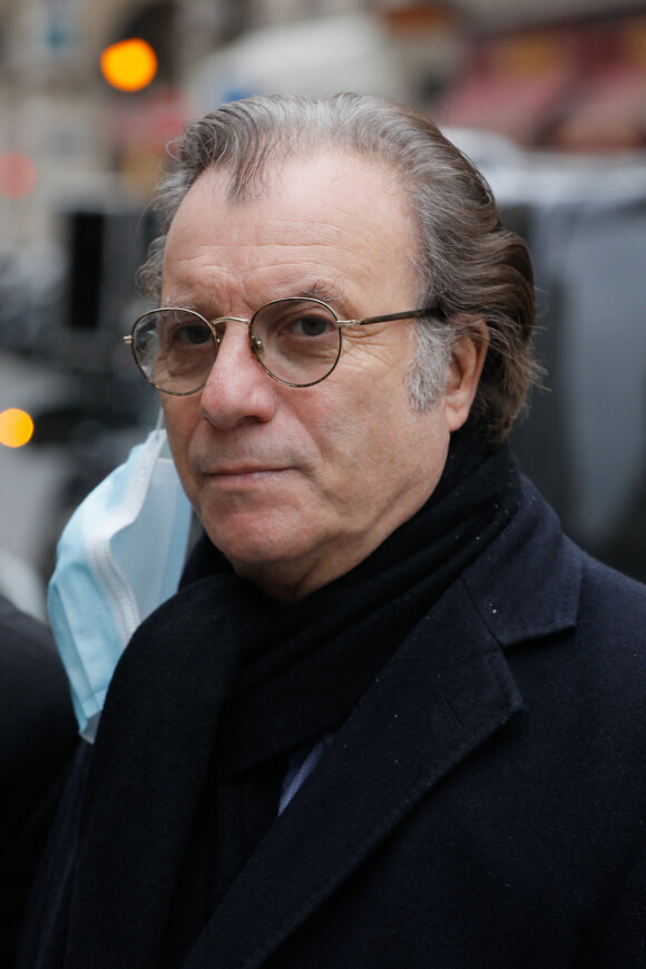 Daniel Russo - Arrivées à la messe hommage à Rémy Julienne en l'église Saint-Roch à Paris le 5 mars 2021.