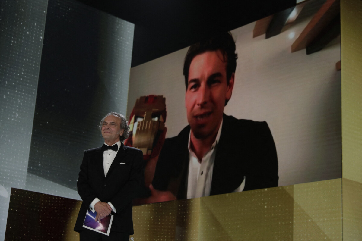 Vidéo Mario Casas (Prix Goya du meilleur acteur) 35ème édition des Goya Awards au Gran Hotel Vidéo Mario Casas (Prix Goya du meilleur acteur) 35ème édition des Goya Awards au Gran Hotel