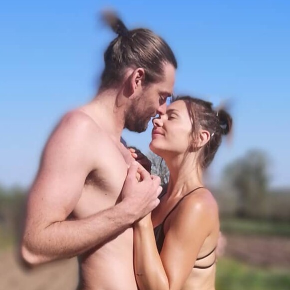 Camille Lacourt et Alice Detollenaere confinés en Bourgogne. Le 8 avril 2020.