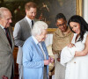Le prince Philip, duc d'Edimbourg, la reine Elisabeth II d'Angleterre, la mère de Meghan Doria Ragland, le prince Harry, duc de Sussex, Meghan Markle, duchesse de Sussex, et leur fils Archie Harrison Mountbatten-Windsor.