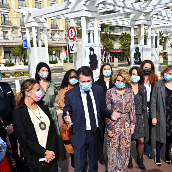 Christian Estrosi, maire de Nice, et son épouse Laura Tenoudji assistent au vernissage de l'exposition "Libres et Égales" de la photographe Sylvia Galmot, sur la Promenade des Anglais. Nice, le 8 mars 2021. © Bruno Bebert / Bestimage