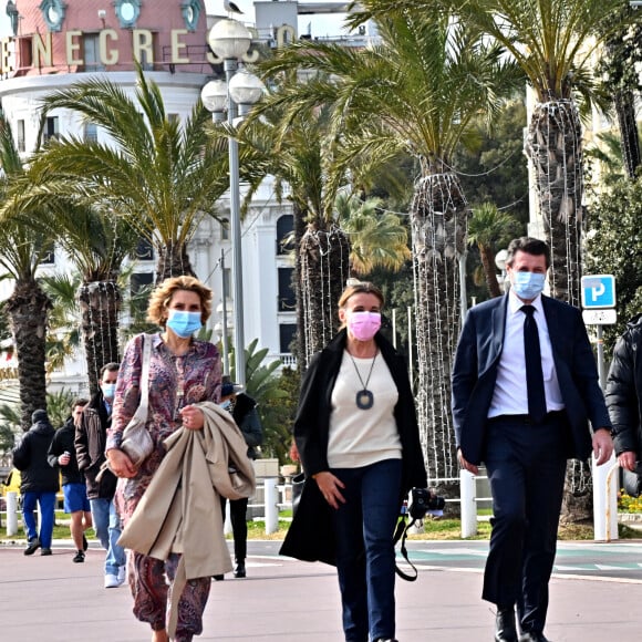 Christian Estrosi, maire de Nice, et son épouse Laura Tenoudji assistent au vernissage de l'exposition "Libres et Égales" de la photographe Sylvia Galmot, sur la Promenade des Anglais. Nice, le 8 mars 2021. © Bruno Bebert / Bestimage