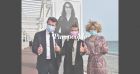 Laura Tenoudji : Cheveux au vent avec Christian Estrosi sur la Promenade des Anglais