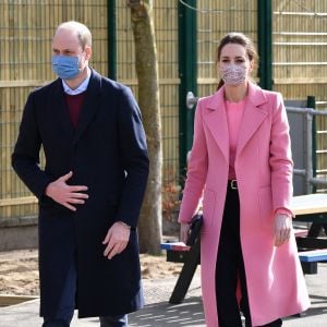 Le prince William, duc de Cambridge et Kate Catherine Middleton, duchesse de Cambridge, en visite à l'école 21 à Londres.