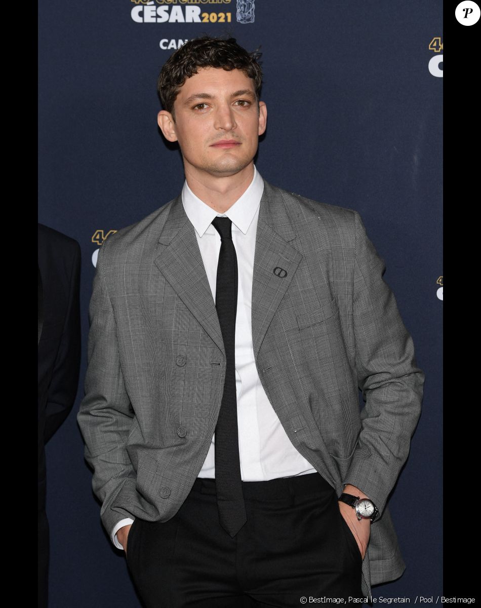 Niels Schneider en Dior et Cartier lors du photocall lors de la 46ème cérémonie des César à l'Olympia à Paris le 12 mars 2021 © Pascal le Segretain / Pool / Bestimage
