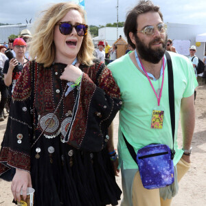 La chanteuse Adele et son compagnon Simon Konecki - Festival Glastonbury 2015, le 28 juin 2015.