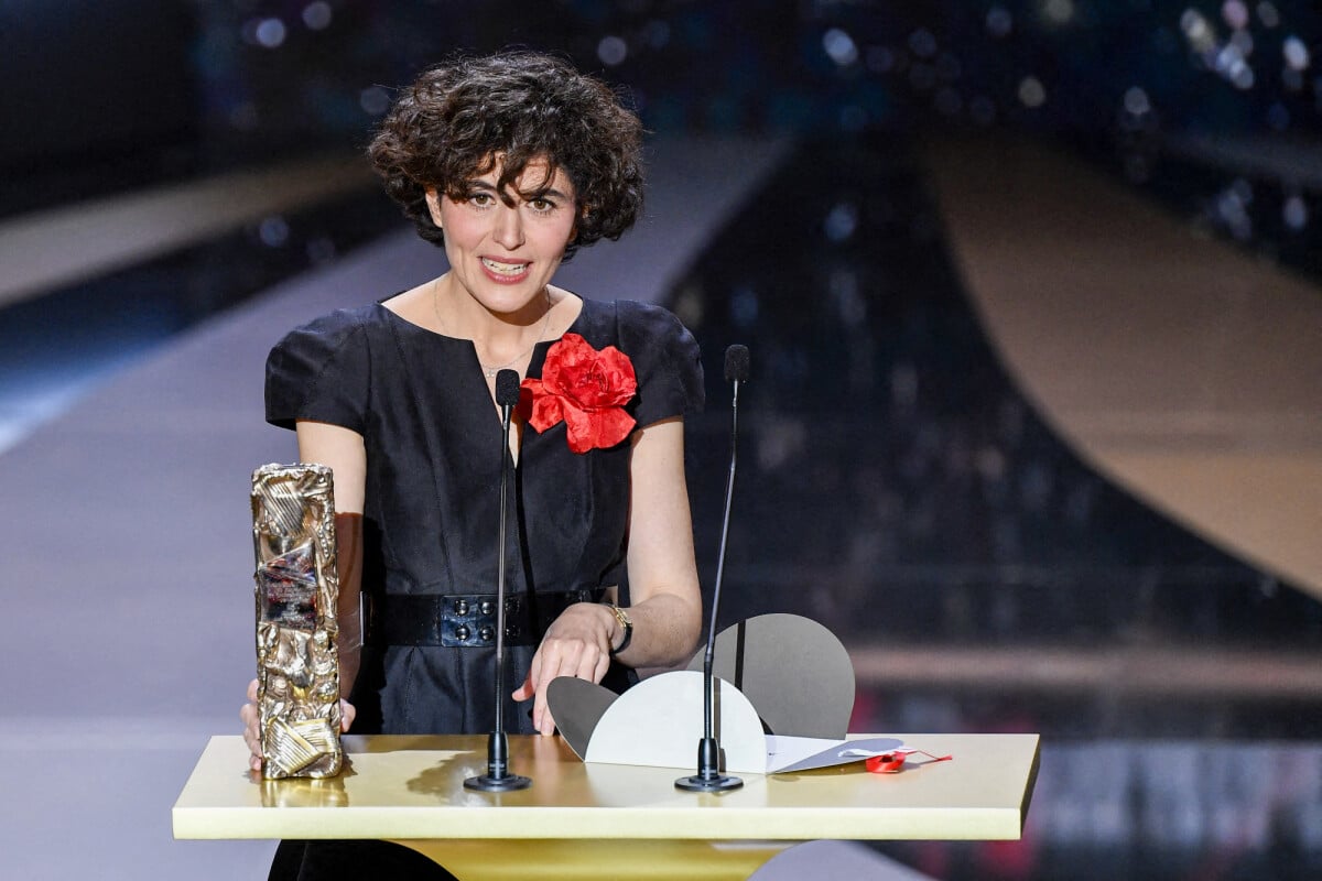 Photo : Le César des lycéens Catherine Bozorgan Pour Adieu Les Cons sur  scène lors de la 46ème cérémonie des César à lOlympia à Paris le 12 mars  202. © Pierre Villard