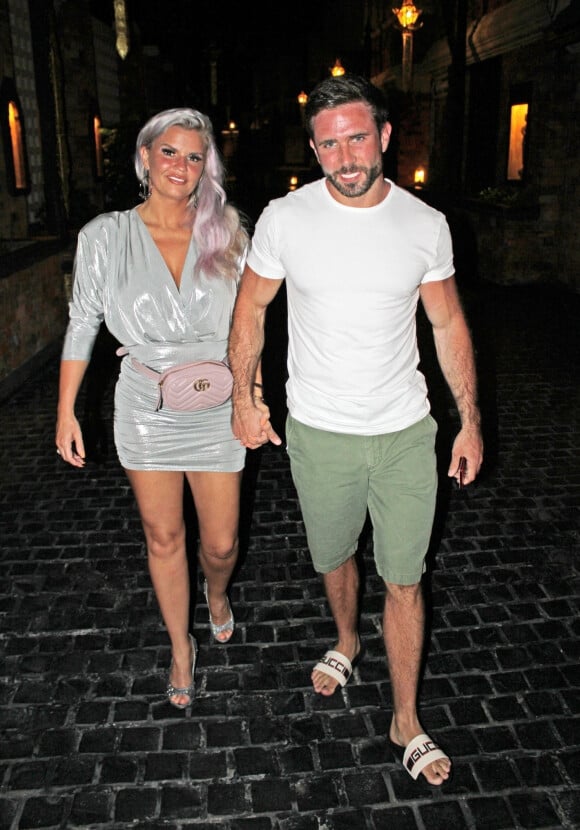 Exclusif - Kerry Katona et son compagnon Ryan Mahoney passent une folle soirée, en vacances à Koh Samui. Le 19 octobre 2018.