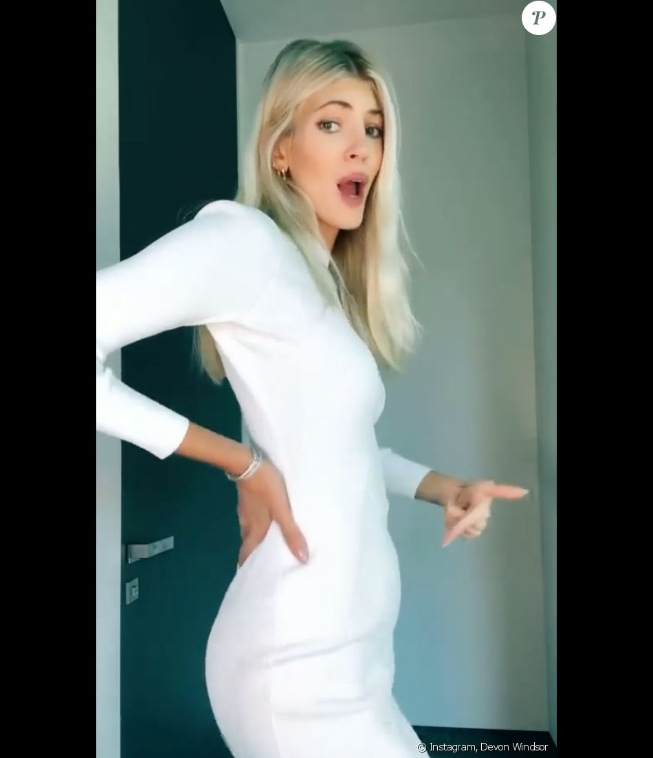 Devon Windsor est enceinte de son premier enfant.