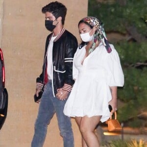 Demi Lovato et son fiancé Max Ehrich sont allés diner en amoureux au restaurant Nobu dans le quartier de Malibu à Los Angeles. Le 29 août 2020.