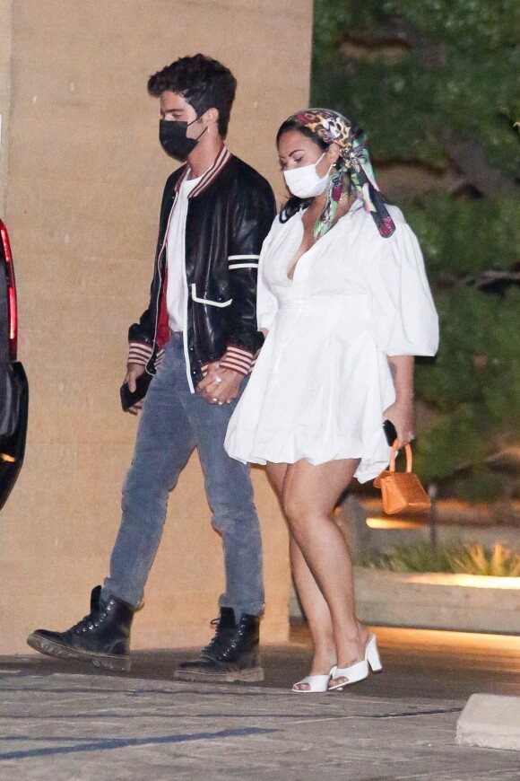 Demi Lovato et son fiancé Max Ehrich sont allés diner en amoureux au restaurant Nobu dans le quartier de Malibu à Los Angeles. Le 29 août 2020.