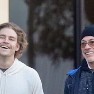 Exclusif - Jean-Claude Van Damme quitte la salle de gym avec son fils Nicholas Van Varenberg à Venice le 9 janvier 2019.