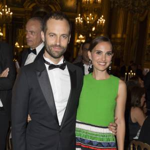Natalie Portman (boucles d'oreille De Grisogono) et son mari Benjamin Millepied au gala d'ouverture de la saison du Ballet de l'Opéra national de Paris, le 24 septembre 2015.