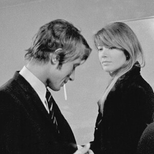 Archives - Jacques Dutronc et Françoise Hardy dans les coulisses d'une émission en 1967