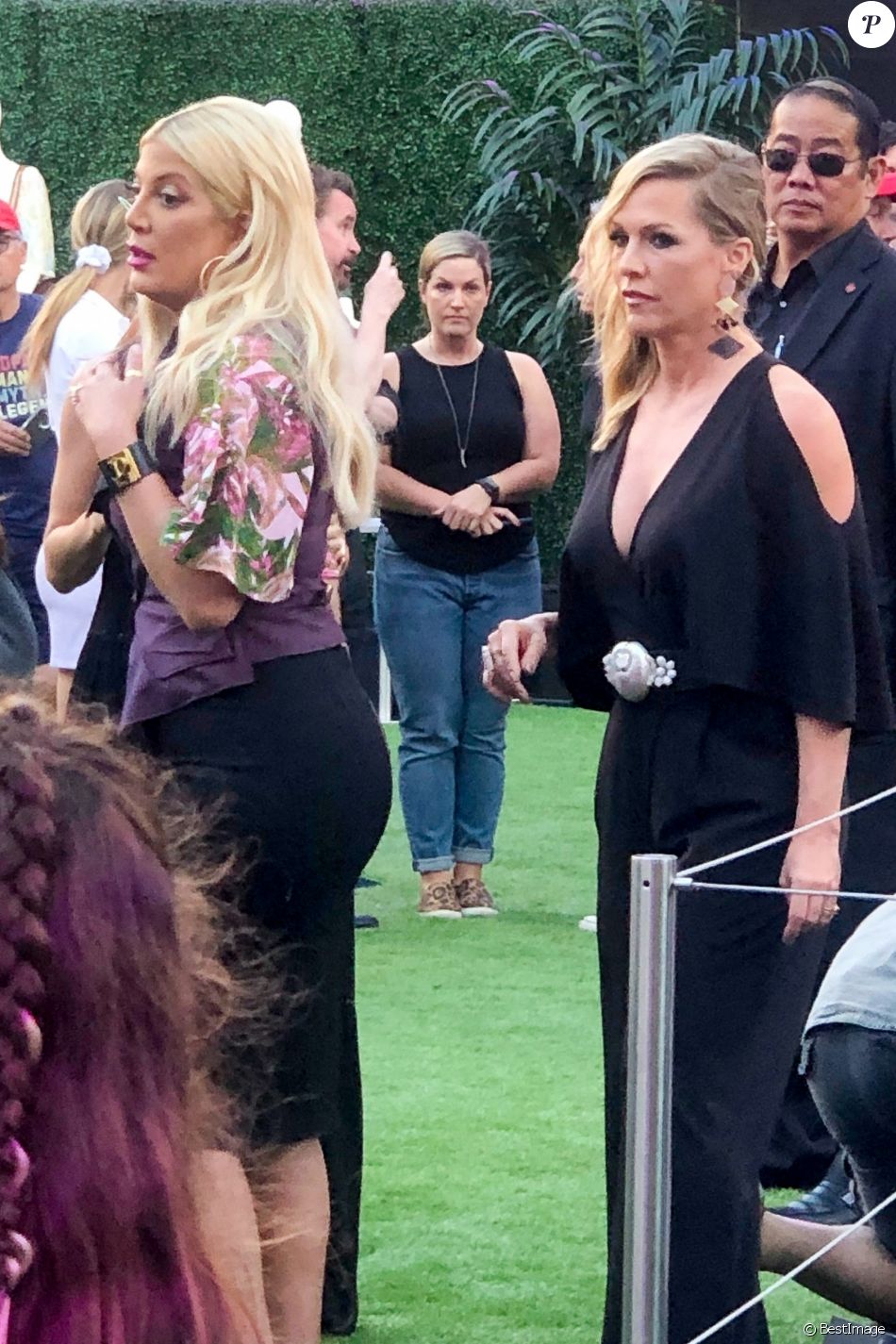 Tori Spelling et Jennie Garth lors d'un évènement au Westfield Century Mall à Los Angeles, le 19 août 2019.