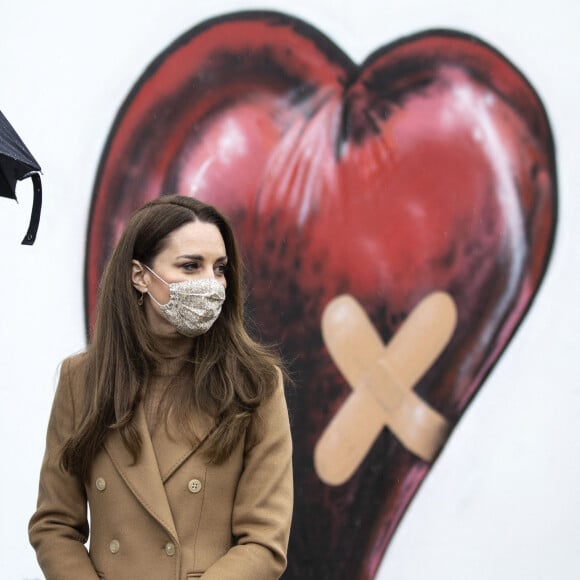 Kate Catherine Middleton, duchesse de Cambridge, en visite à l'établissement "Newham Ambulance Station" à Londres. Le 18 mars 2021