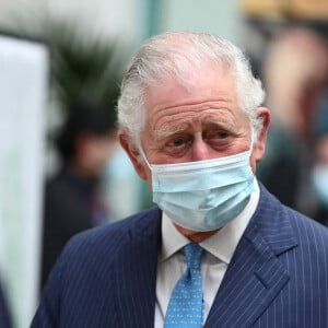 Le prince Charles, prince de Galles, et Camilla Parker Bowles, duchesse de Cornouailles, lors d'une visite au Skipton House, où ils rencontrent le personnel du NHS et du MOD impliqué dans le déploiement du vaccin à Londres, Royaume Uni, le 9 mars 2021.