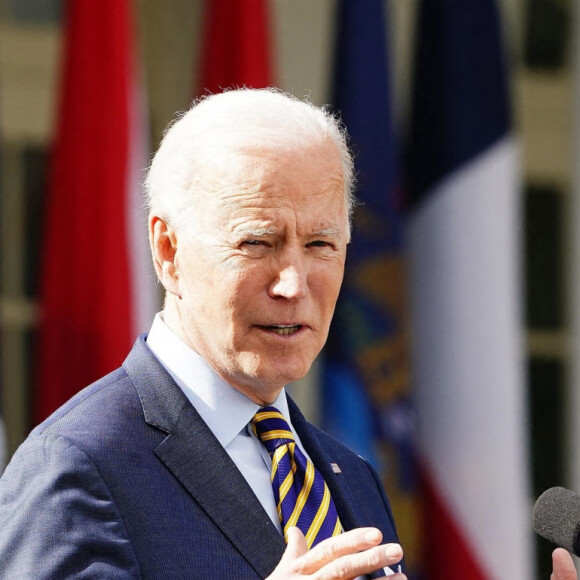 Le président des Etats-Unis Joe Biden prononce un discours sur le plan de sauvetage américain inédit à 1900 milliards de dollars depuis le Rose Garden de la Maison Blanche à Washington le 11 mars 2021