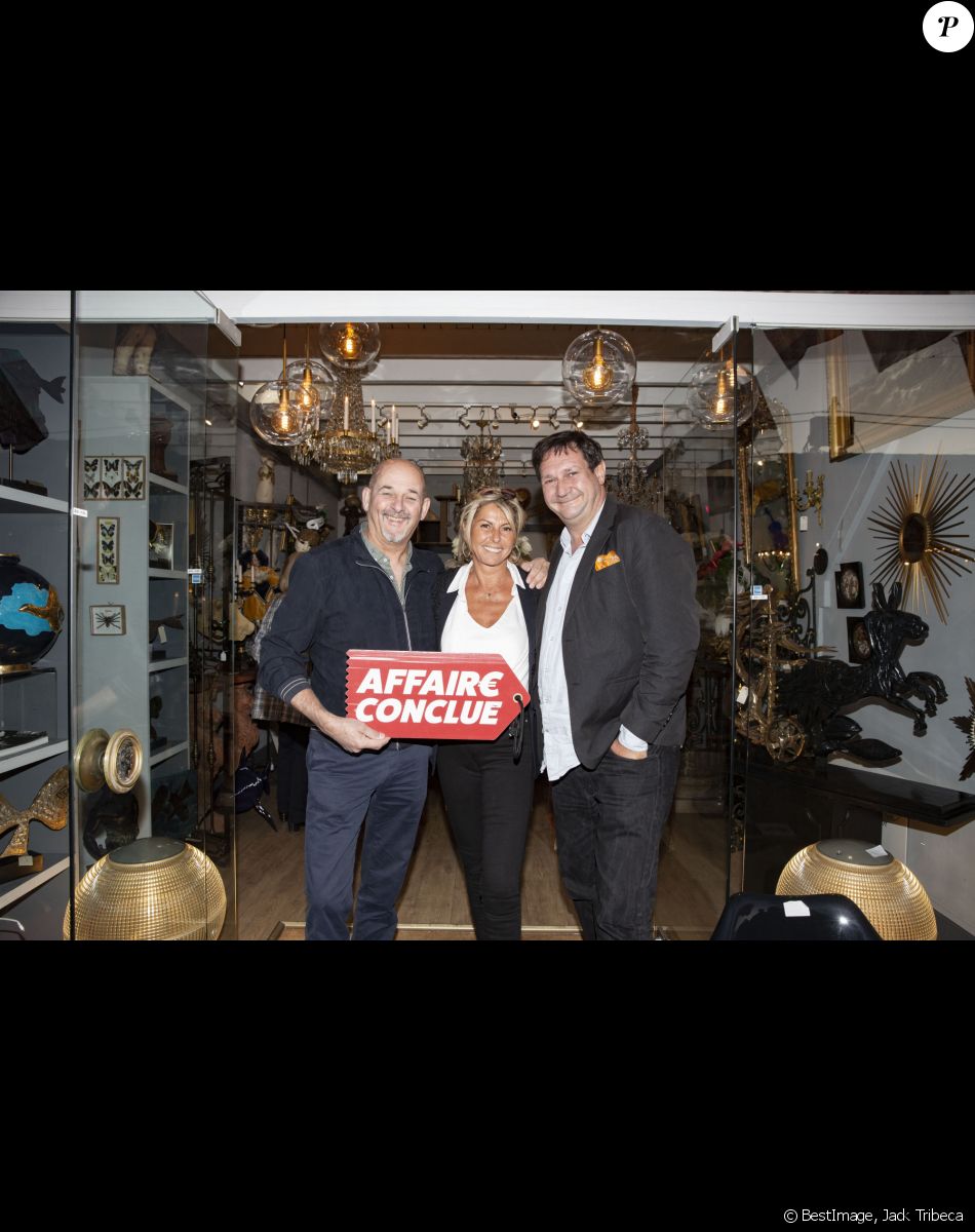 Exclusif - Bernard Dumeige, Caroline Margeridon, Stéphane Vanhandenhoven (affaire conclue) lors de la soirée annuelle de la Fête des Puces de Saint-Ouen, France, le 19 septembre 2019. © Jack Tribeca/Bestimage