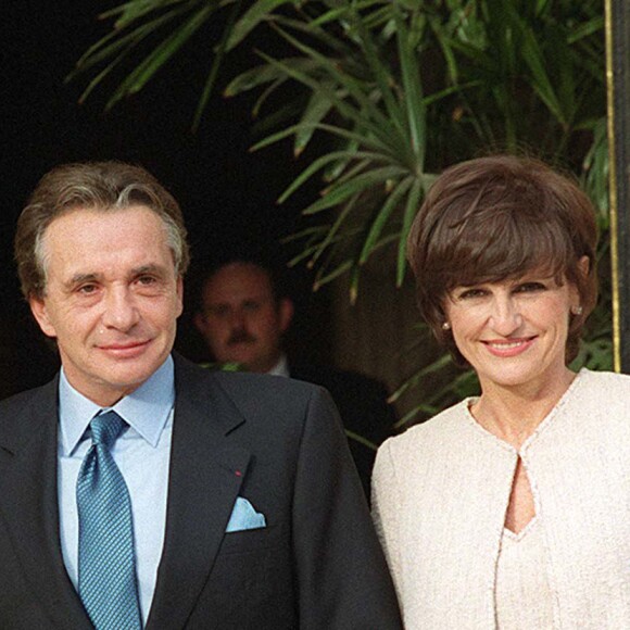 Mariage de Michel Sardou et Anne-Marie Périer à Paris en présence de sa fille Cynthia