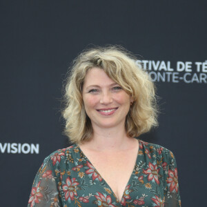 Cécile Bois lors du photocall de "Candice Renoir" lors du 57ème Festival de la télévision de Monté-Carlo le 17 juin 2017. © Denis Guignebourg / Bestimage