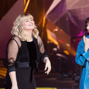 Exclusif - Louane Emera, Camélia Jordana - Grande soirée solidaire et festive "Secours Pop La Grande Soirée" au Cirque d'Hiver à Paris, diffusée en direct le 6 février sur France 2, pour lancer la campagne annuelle de dons, le Don'actions, du Secours Populaire. © Tiziano Da Silva - Cyril Moreau / Bestimage 