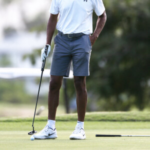 Exclusif - Barack Obama coule une retraite paisible et des vacances sportives sur un terrain de golf à Hawaï le 28 décembre 2020. L
