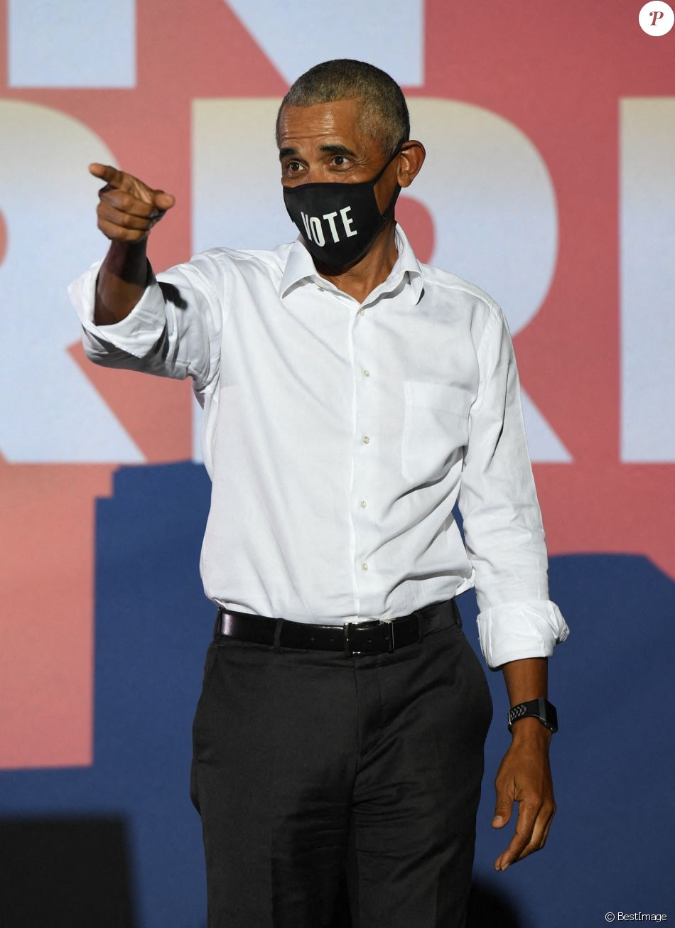 L'ancien président Barack Obama soutient le candidat démocrate Joe Biden lors d'un meeting à Miami le 2 novembre 2020.