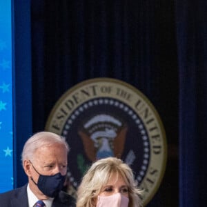 Le président américain et la première dame, Jill Biden - Le président américain Joe Biden répond aux questions des journalistes lors de la Journée de l'égalité salariale à la Maison Blanche. Washington. Le 24 mars 2021. 