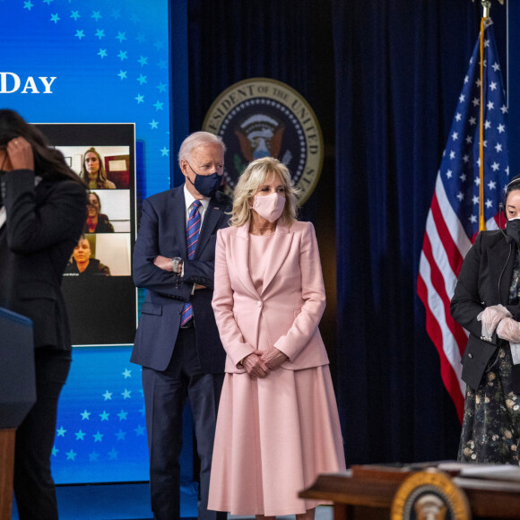 Le président américain et la première dame, Jill Biden - Le président américain Joe Biden répond aux questions des journalistes lors de la Journée de l'égalité salariale à la Maison Blanche. Washington. Le 24 mars 2021. 