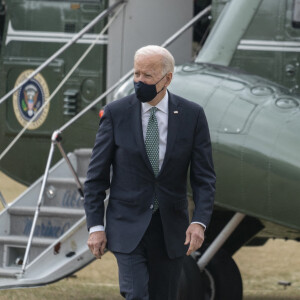 Le président américain Joe Biden retourne à la Maison Blanche à Washington, The District, Etats-Unis, le 17 mars 2021, après avoir passé la nuit à Wilmington. 