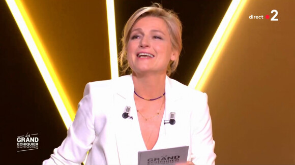 Anne Elisabeth Lemoine dans l'émission "Le grand échiquier", sur France 2. Le 3 avril 2021.