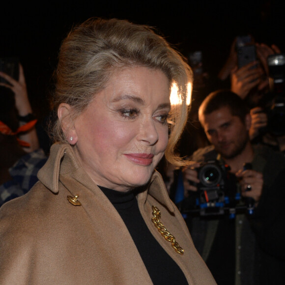 Catherine Deneuve - Défilé "Céline" collection prêt-à-porter printemps/été 2020 lors de la Fashion Week de Paris. Le 27 septembre 2019. © Veeren Ramsamy - Christophe Clovis / Bestimage