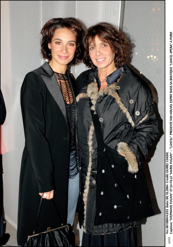 Stéphanie Fugain et sa fille Marie - Lancel présente son nouvel esprit dans sa boutique Lancel Opéra. Paris.