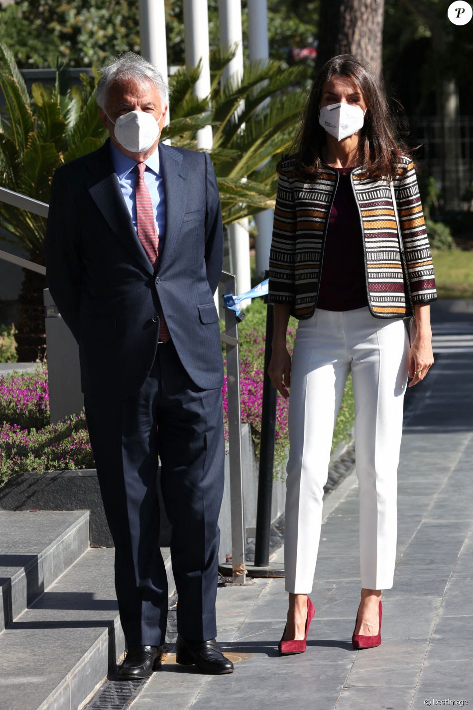 La reine Letizia d'Espagne arrive à la fondation "Mutua Madrilena" à Madrid, pour une réunion de travail. Le 7 avril 2021