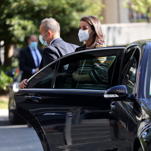 La reine Letizia d'Espagne arrive à la fondation "Mutua Madrilena" à Madrid, pour une réunion de travail. Le 7 avril 2021