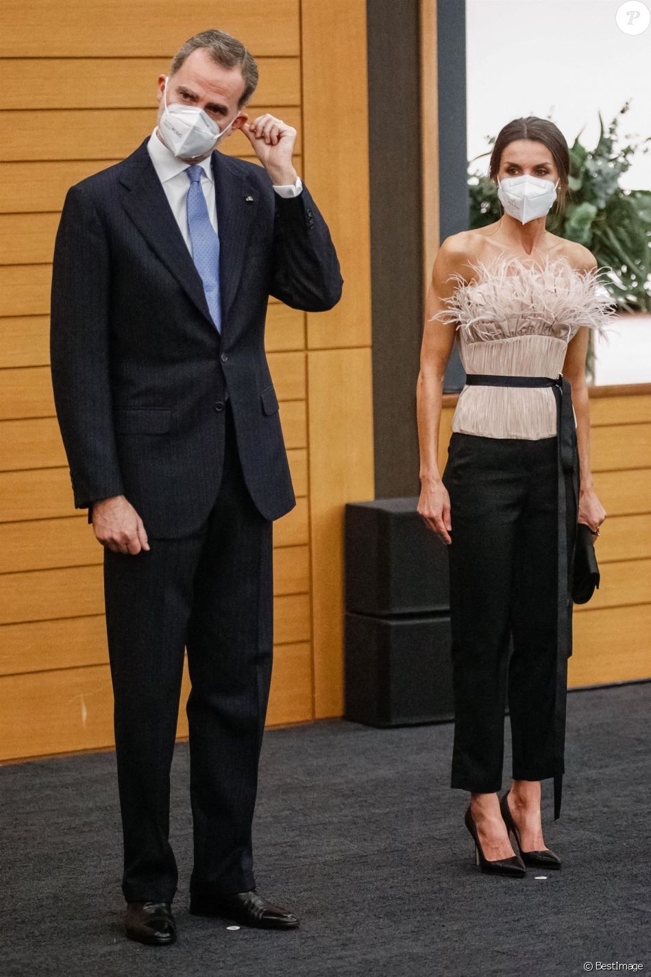 Le roi Felipe VI d'Espagne, la reine Letizia - Le roi et la reine d'Espagne arrivent au dîner officiel donné par les Coprince d'Andorre à Andorre-la-Vieille le 25 mars 2021.