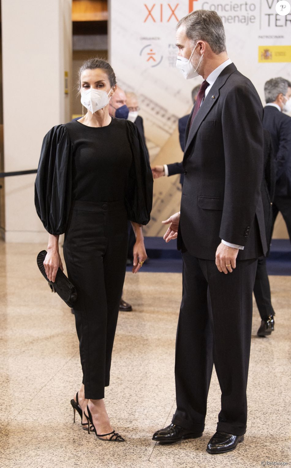 Le roi Felipe VI d'Espagne et la reine Letizia lors du 19ème concert "In Memoriam" en hommage aux victimes du terrorisme à l'auditorium national à Madrid le 10 mars 2021.