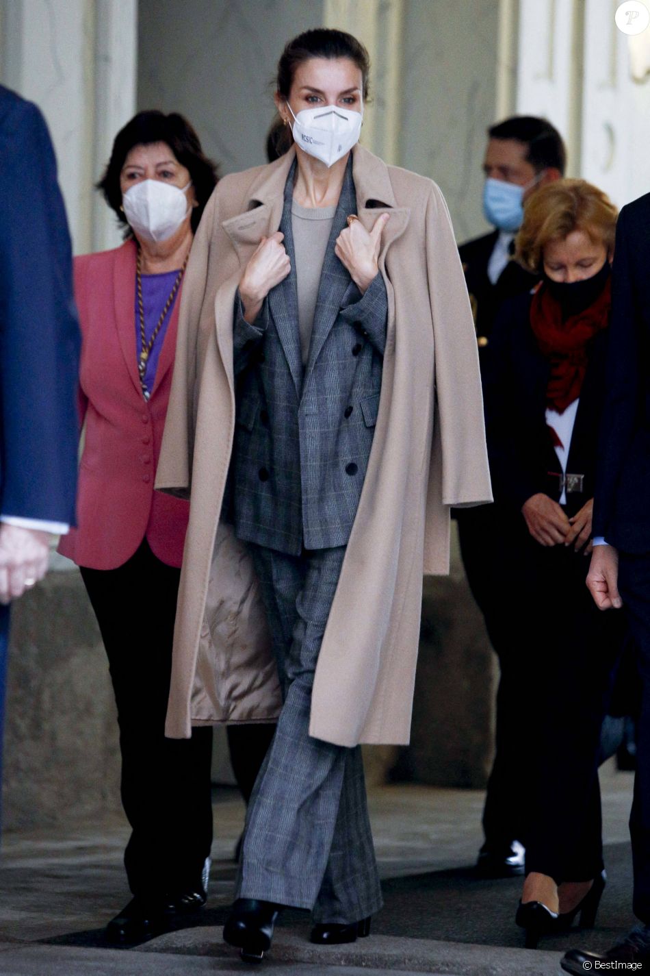 La reine Letizia d'Espagne participe la réunion de travail du projet "Women and Engineering" à la Royal Academy of Engineering à Madrid, le 26 janvier 2021.